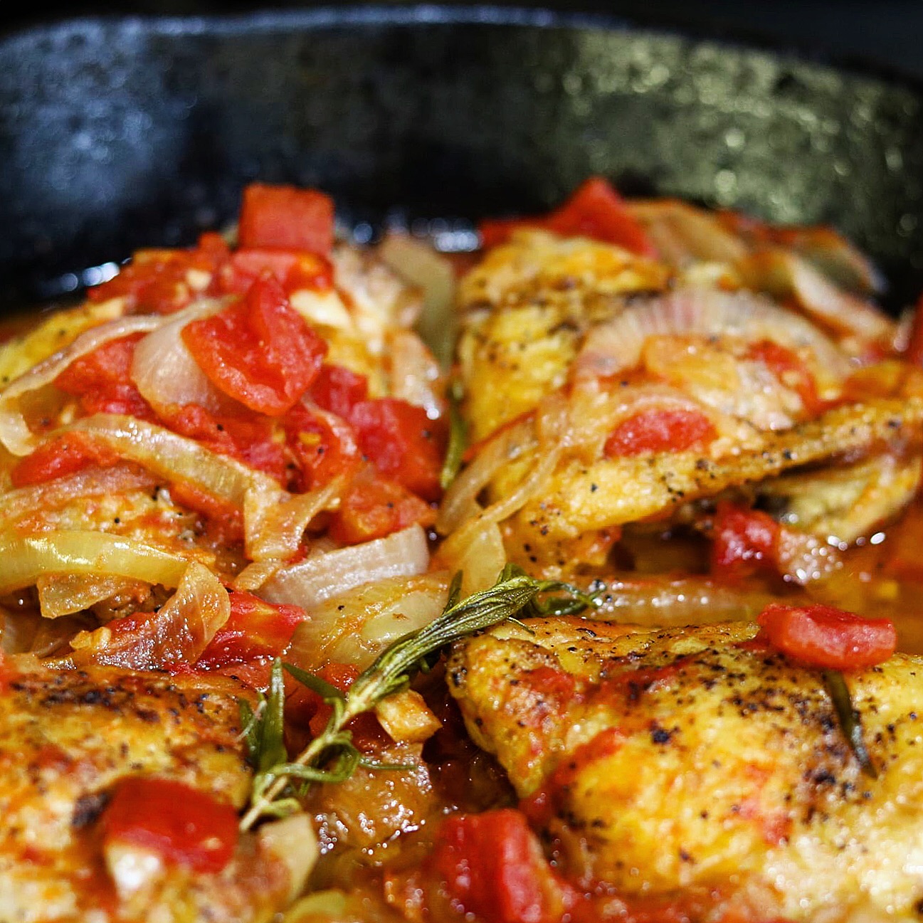 Simple Delicious Chicken Thighs Braised With Tomatoes Onions And