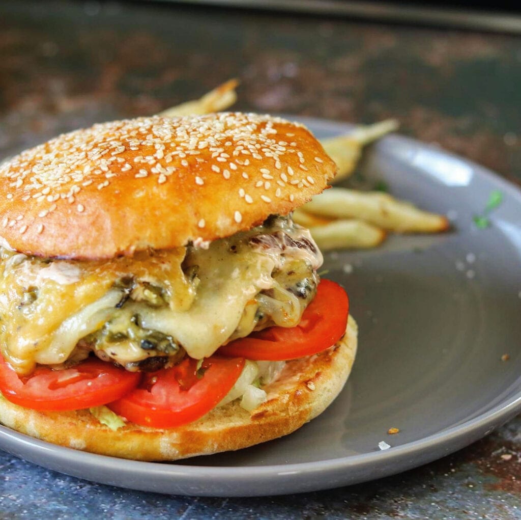 We Love A New Mexico Green Chile Cheeseburger The 2 Spoons