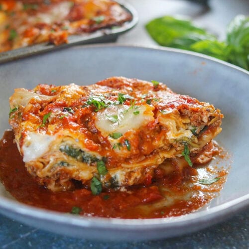 the best lasagna bolognese with spinach and béchamel. – The 2 Spoons
